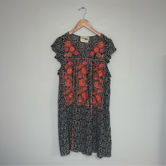 Savanna Jane Dress Women’s Size Large Black White Embroidered Floral Rayon - Picture 2 of 8